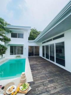 Private Beach Villa in Zambales - Sampong - 0