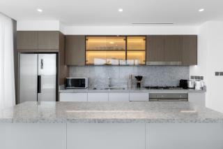 Maison Privee - Waterfront Living with Unparalleled Sea & Palm Vws - 1