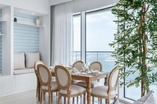 Maison Privee - Waterfront Living with Unparalleled Sea & Palm Vws - 3