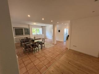 sehr schönes, großes und möbliertes Apartment - Leverkusen - 0