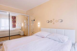 Bright Sun Seasons 24 Apartments in Pogorzelica Close to the Beach with Parking and Balcony by Noclegi Renters - Pogorzelica - 1
