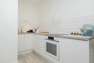 Jasny Apartament z Balkonem w Świnoujściu by Noclegi Renters - Świnoujście - 8