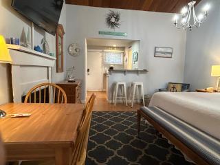 Island Inn - Oak Bluffs - 5