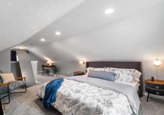 Expertly Designed Lake Erie Escape with Hot Tub - 8