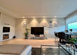 Sea View & Balcony - Top-Floor Apartment near Old Bergen - Bergen - 3