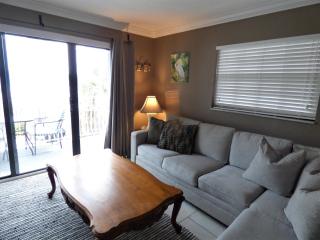 Cocoa Beach - Oceanfront - Steps to the Pier and Ocean - 6