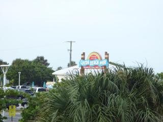 Cocoa Beach - Oceanfront - Steps to the Pier and Ocean - Cocoa Beach - 5