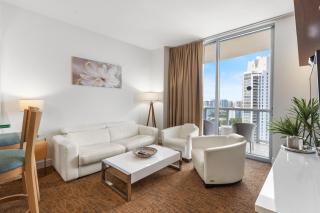 Luxury Top-Level Oasis - Oceanfront Views & Resort Perks - Sunny Isles Beach - 3