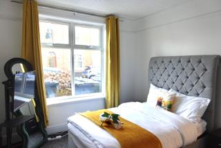 Kyoto Central I 4 BDR House I 50 inch Smart TVs in Rooms I Large Spacious Rooms I Refurbished I Derby City Centre - Derby - 4