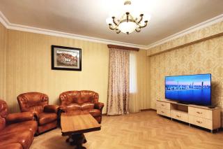 3 Bedroom Apartment on Chaikovski street - Ereván - 0