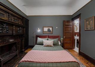 Akrons Werner House Historic 4 Bedroom Luxury - Akron - 1