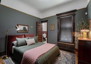 Akrons Werner House Historic 4 Bedroom Luxury - 2