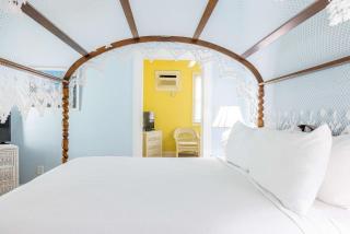 Deluxe King with Balcony - at James House with Parking! - 2