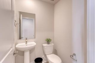 New Coastal Gem Steps to MD & DE Beaches 2-Car garage Sleeps 12 - Ocean City - 7