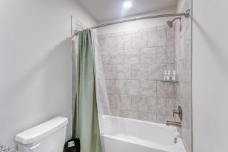 New Coastal Gem Steps to MD & DE Beaches 2-Car garage Sleeps 12 - Ocean City - 6