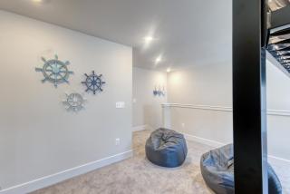 New Coastal Gem Steps to MD & DE Beaches 2-Car garage Sleeps 12 - Ocean City - 5