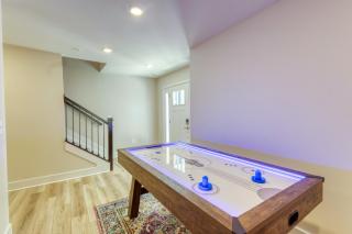 New Coastal Gem Steps to MD & DE Beaches 2-Car garage Sleeps 12 - Ocean City - 2