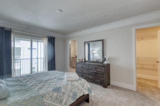 New Coastal Gem Steps to MD & DE Beaches 2-Car garage Sleeps 12 - 1