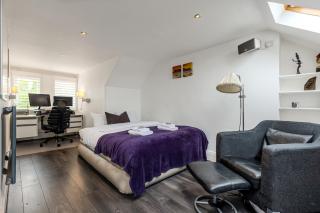 Amazing 4BR Glass Roof Home with Parking &Garden - 3
