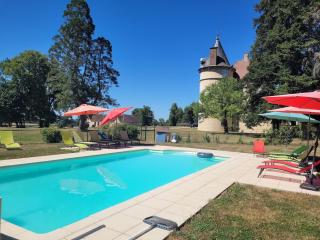 Les Lavandins Château de Musigny - - 0