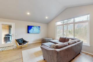 Girdwood Vibes, Unit B - 9