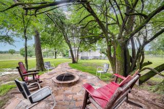 Less Than 1 Mi to Lake Fork Appy Haven in Yantis - Yantis - 9