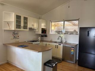 Sunflower Homes Classy and Cozy - Mawson Lakes - 1