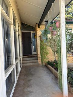 Sunflower Homes Classy and Cozy - Mawson Lakes - 5