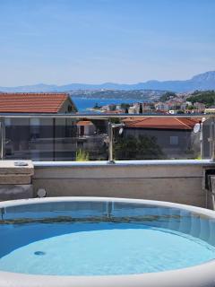Modern villa with jacuzzi, beautiful sea view, near Split! Villa 36A - Podstrana - 3