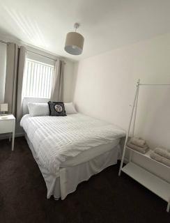 Near Everton & Anfield Free Off-street Parking - Liverpool - 5