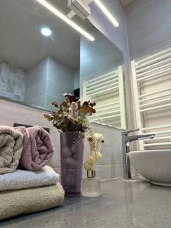 Pirosmani 18D,2 room with a beautiful view - Batumi - 0