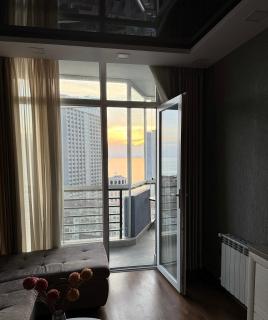 Pirosmani 18D,2 room with a beautiful view - Batumi - 5