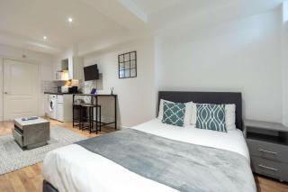 2 Modern Studio Apartments in Shoreditch - London - 1