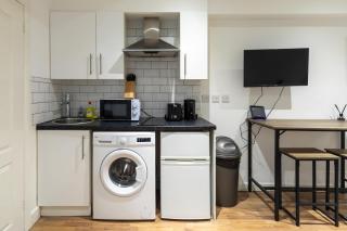 Modern Studio Apartment in Shoreditch - London - 3