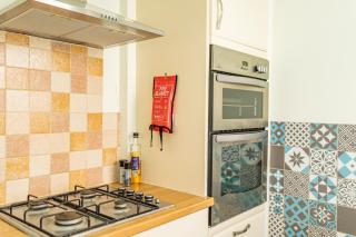 Dog Friendly Cosy Coastal Cottage with Sea Views - 1