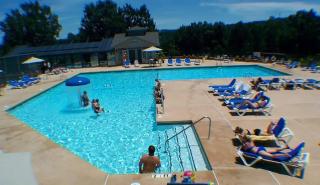 Indoor Pool/Hot tub, Pickleball, Golf and Lake! - 3