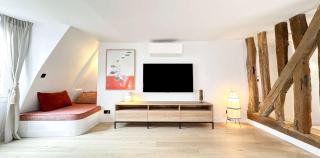 Spacious & Luxurious Apartment - 4