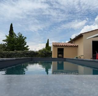 Maison 120m, piscine,jardin, parking, boulodrome - 1