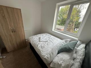 Cosy Folly 3Bed Apartment - Free Parking & WiFi - Bescot - 6
