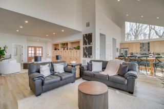 3 Mi to Winery Jasper Mountain Chalet with Hot Tub! - Jasper - 5