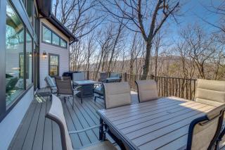 3 Mi to Winery: Jasper Mountain Chalet w/ Hot Tub! - 4