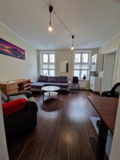 Entire 1-bedroom flat with courtyard in old town - 9