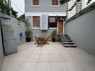Rustic House with Large Garage - Close to the Beach - 2