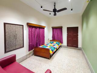 2 rooms appartment with balcony and kitchen - Calcutta - 5