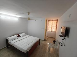 Hotel YPR DELUXE - Jāmb - 0