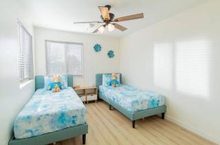 Luxurious Retreat. FREE HTD Pool & Outdoor Fun! - 3