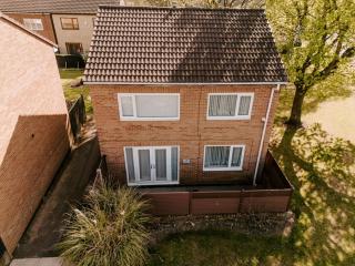 Pendle Close - 3 bed house with parking - Peterlee - 1