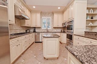 2 BEDROOM & 3 BATH - SPACIOUS - 1900 ft2 or 176 m2 - WALK TO DWNTWN AND CLOSE TO Livermore, Dublin - Pleasanton - 9