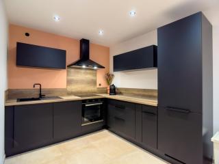 Parking privé en résidence - Central - 3 lits 180, 160, 140 cm - 9