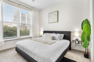 Downtown Modern Elegance Suite w Free Parking, WIFI and a King Bed - Houston - 5